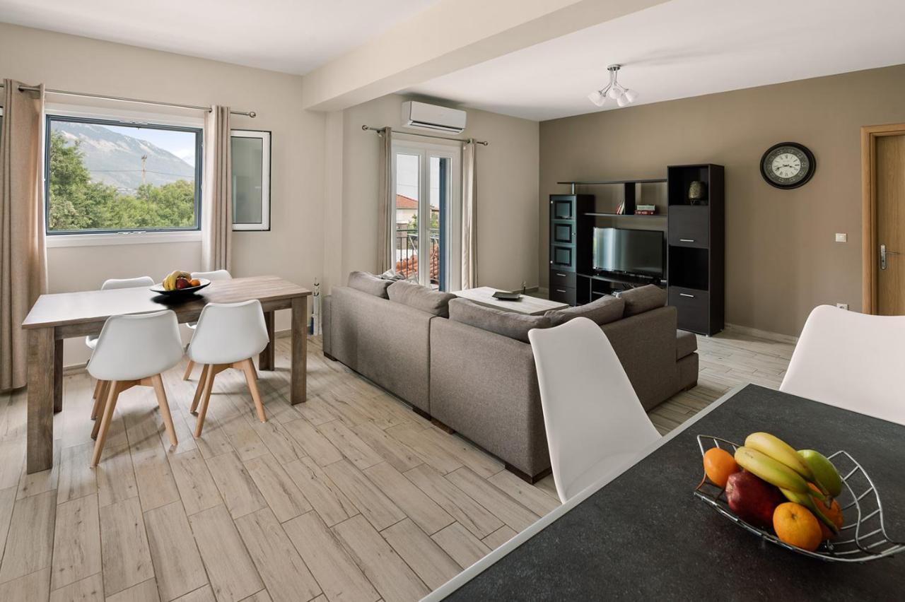 Mandi'S Apartments Karavados Bagian luar foto