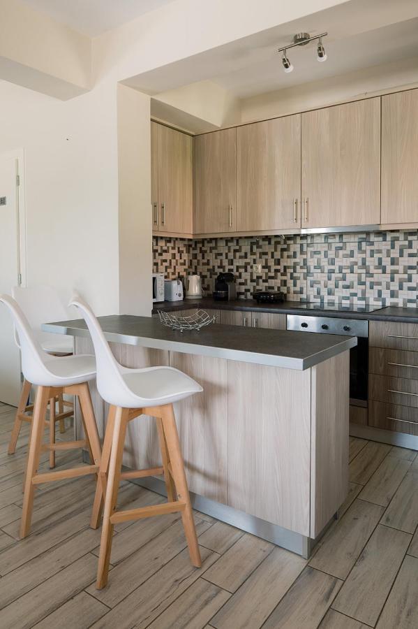 Mandi'S Apartments Karavados Bagian luar foto